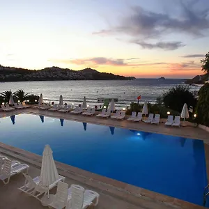 https://cactus-mirage-family-club.aegeanhotels.net